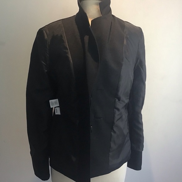 Evan PIcone Black Label fitted two button black blazer. Size 8 - Picture 8 of 14